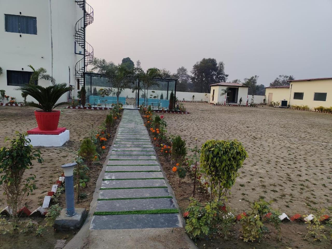 The Velvet Sky Hotel & Resort Bahraich Luaran gambar